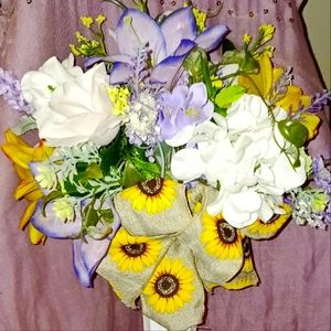 Silk Floral Arrangment/Memorial/Birthday/Mothers Father's Day Holidays Sunflower